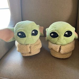 H&M Baby Yoda Plush House Slippers NWT - never been worn SIZE 7.5-8.5